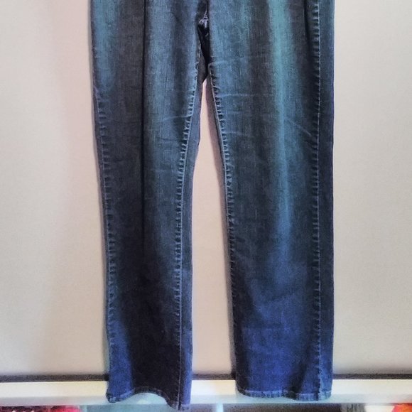 Levi's 512 Perfectly Slimming Straight Leg Jeans - Picture 7 of 8